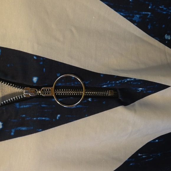 NWOT Lightweight Zip Up Sweatshirt - Picture 3 of 3